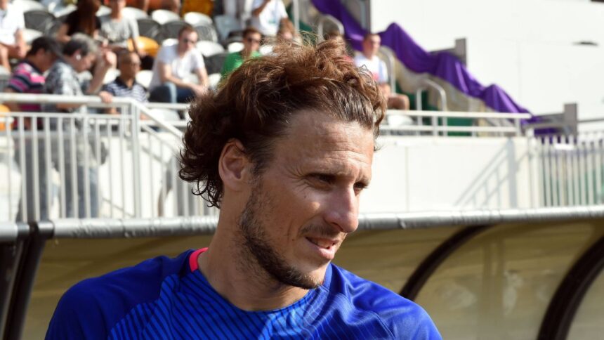 Un incident terifiant pentru Diego Forlan într-un meci de old boys: "În două decenii de carieră, nu am trăit niciodată o astfel de experiență" 1 video accidentare horror pentru diego forlan la un meci de old boys in 20 de ani de cariera nu mi s a intamplat niciodata asa ceva 68f6646292648