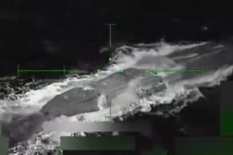 video am avut marea onoare donald trump publica imagini cu distrugerea unui submarin foarte mare care transporta droguri spre sua 68f4ae775458c