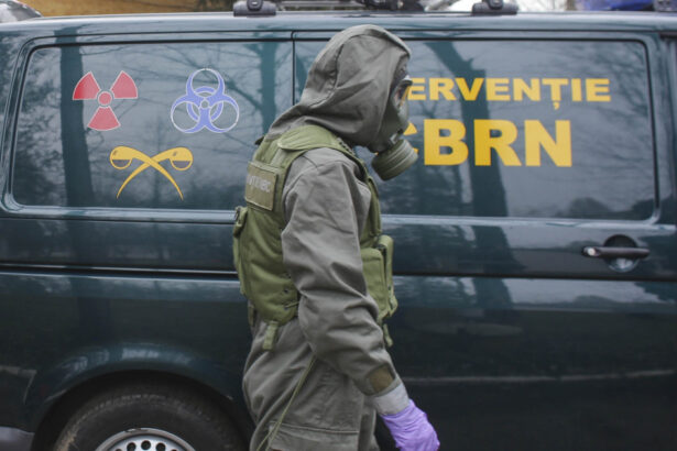 video amenintare cu bomba in arad sri si politia au ridicat obiecte si bunuri electronice un barbat a fost retinut 68e4ee8390a78