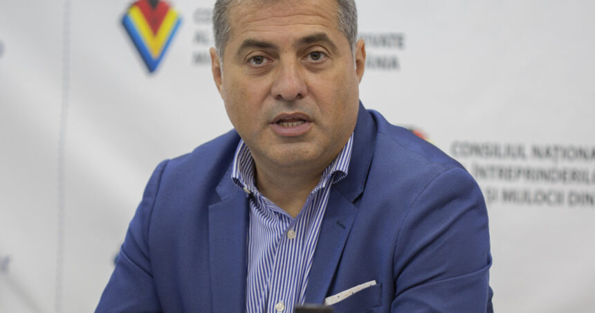 Antreprenorii în criză: Florin Jianu, liderul IMM-urilor din România, avertizează: „Creșterea salariului minim duce la concedieri” 1 video antreprenorii puternic afectati de majorarea tva liderul imm romania florin jianu creste salariul minim vin concedieri 68f8f4d83aaae