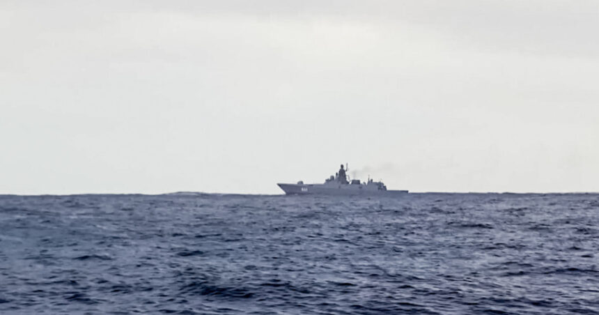 Forțele armate americane au distrus patru nave în Pacific, suspectate de implicare în traficul de droguri; bilanțul tragediei: 14 vieți pierdute. 1 video armata sua a atacat patru ambarcatiuni in oceanul pacific suspectate de trafic de droguri 14 persoane au fost ucise 6901433179f0b