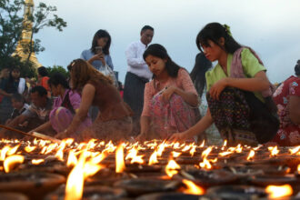 video atac cu bombe al armatei din myanmar in timpul unui festival cel putin 24 de morti si peste 40 de raniti 68e669d98d40e