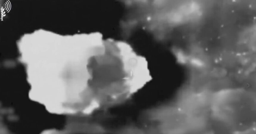 „Lovituri precise ale Israelului în nordul Fâșiei Gaza: distrugerea unei rețele teroriste și a arsenalului acesteia” 1 video atac tintit al israelului in nordul fasiei gaza a fost lovita o infrastructura terorista in care erau depozitate mijloace de lupta 690243a322331