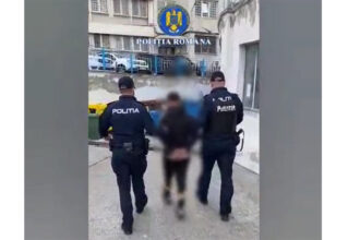 video barbat arestat dupa ce si a lovit prietenul cu un ciocan in cap judecatorii l au trimis dupa gratii pentru 30 de zile 68f9e56a15a8b