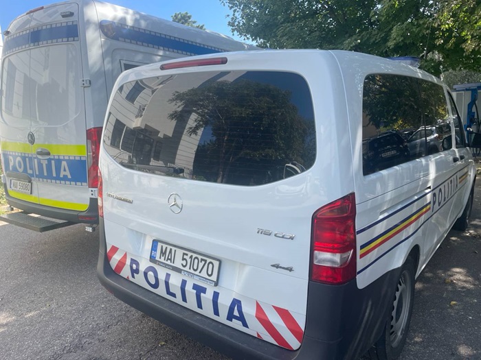 Bătrân reținut după un incident violent în comuna Deleni! Victima, cu 12 ani mai tânără decât agresorul, a fost transportată la spital. 1 video batran incatusat dupa o bataie in comuna deleni victima mai tanara cu 12 ani decat suspectul a ajuns la spital 68e521d25a7b1