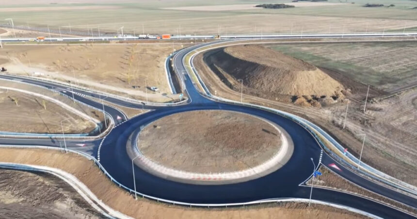„O adevărată provocare: Intersecția de pe cel mai recent drum național din România, care le dă bătăi de cap șoferilor” 1 video cam complicat pot spune intersectia de pe cel mai nou drum national din romania care mai mult ii incurca pe soferi 68ef3e6cbe94a