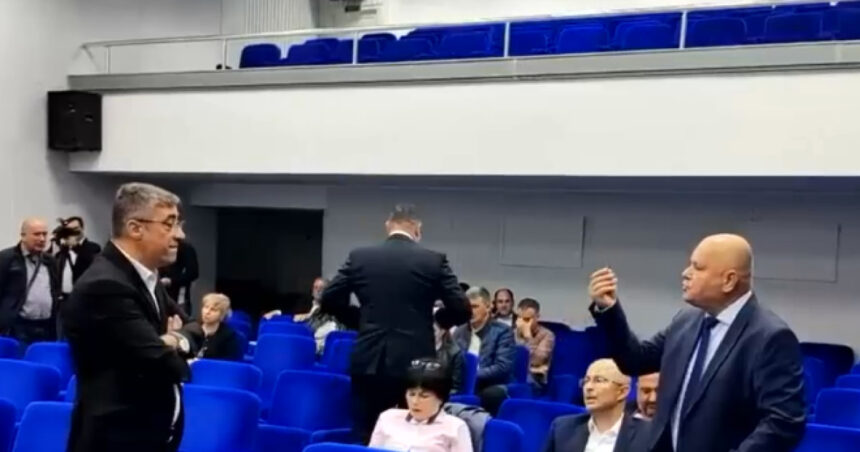 video cearta intre doi lideri psd pnl din braila zat sa i spui lui ma ta mai porcule ce eu sunt pisica mi a spus sa mi iau pastilele 68dd0afdc6978