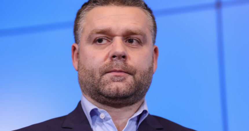 Ciucu își lasă opțiunile deschise pentru Primăria Capitalei: „Sondajul nostru arată că sunt preferat în București” 1 video ciucu nu exclude o candidatura pentru primaria capitalei propriul nostru sondaj ma arata detasat ca optiune pentru bucuresti 68f7d00f22146