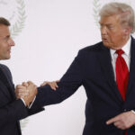 Întâlnirea surprinzătoare dintre Trump și Macron: o strângere de mână care a stârnit valuri pe Internet! 2 video ciudata strangere de mana dintre trump si macron moment viral pe internet 68ede5b9af745