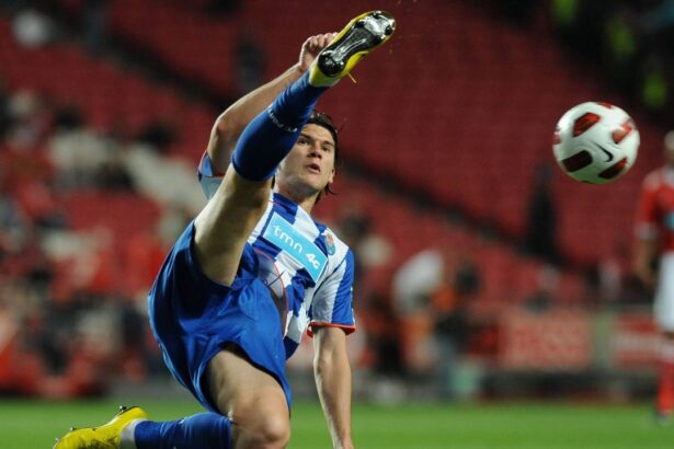 video cristian sapunaru prezent pe dragao la derby ul fc porto benfica lisabona 68e374542efe4