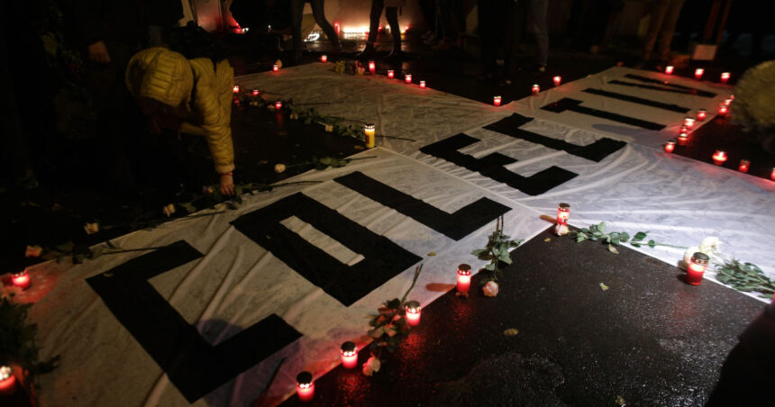 "De ce a întârziat construirea spitalului pentru arși în cei 10 ani de la tragedia Colectiv? Grindeanu: „Poate că nu am descoperit soluția. Nu am fost singurii la conducere”" 1 video de ce nu s a construit un spital de arsi in 10 ani de la colectiv grindeanu probabil ca nu am gasit cheia nu am guvernat doar noi 69035d005c5f7