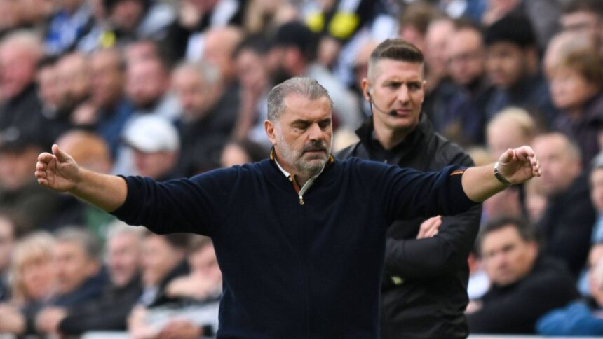 Ange Postecoglou, pe cale de a fi înlocuit după doar 7 confruntări: a suferit a cincea înfrângere. 1 video demiterea bate la usa pentru ange postecoglou dupa doar 7 meciuri a pierdut al cincilea meci 68e386125dd9a