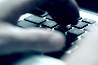 video detinutul hacker de la penitenciarul targu jiu a fost ajutat de un politist directorul unitatii schimbat raport anp 68f6037c3c42f