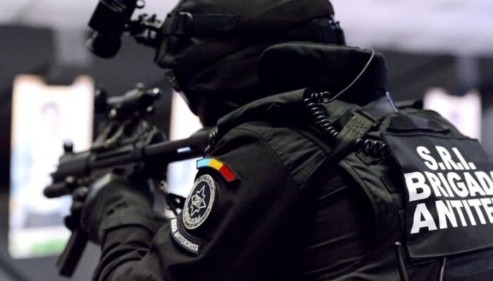 Doi spioni ruși, cu identitate ucraineană, capturați pentru activități subversive în România 1 video doi agenti rusi cetateni ucraineni arestati pentru diversiune in romania 68f7b9ed36293