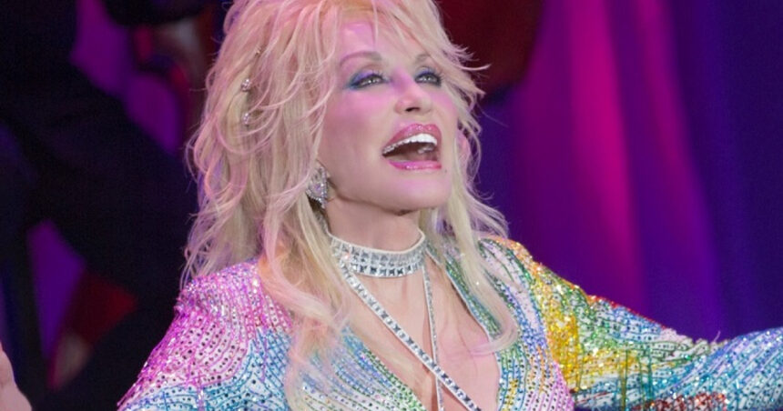 Dolly Parton își asigură fanii: „Sunt bine, încă nu m-am stins!” 1 video dolly parton isi linisteste fanii dupa ce sora ei le a cerut sa se roage pentru sanatatea artistei inca n am murit 68e735c2bbd27