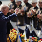 Donald Trump a făcut senzație la aeroportul din Kuala Lumpur, Malaysia! Ce planuri are președintele american în Asia? 2 video donald trump a dansat la sosirea pe aeroportul din kuala lumpur in malaysia care e agenda presedintelui sua in asia 68fddad81cc71