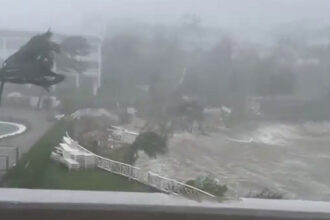 video dupa ce a devastat jamaica si a inundat cuba uraganul melissa se indreapta acum catre insulele bermude in haiti a ucis 24 de oameni 6903e5b85560c