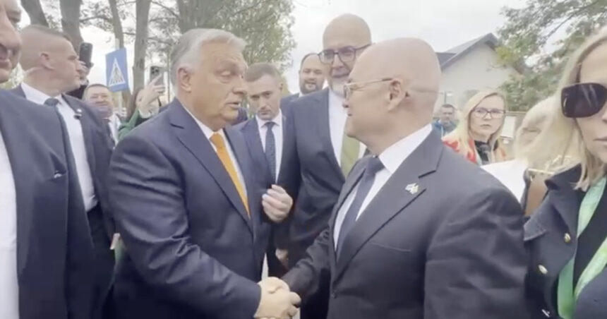 Emil Boc își deschide ușa pentru Viktor Orban după Congresul UDMR: „Sunteți binevenit oricând!” 1 video emil boc a dat din coate sa ajunga la viktor orban dupa congresul udmr simtiti va liber sa veniti oricand la usa mea 68ea170050f98