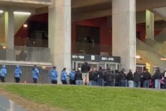 video exclusiv arde arena nationala materiale pirotehnice gasite asupra fanilor elvetieni inainte de fcsb young boys au ven 68dea5d6674a8