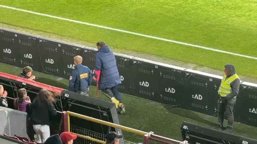 Îngrijorare pentru Dinamo! Reacția lui Alexandru Musi după incidentul din meciul România U21 – Cipru 21 1 video exclusiv imagini ingrijoratoare pentru dinamo cum a fost surprins alexandru musi dupa accidentarea din romania u21 cipru 21 68ee8d10e5ff9