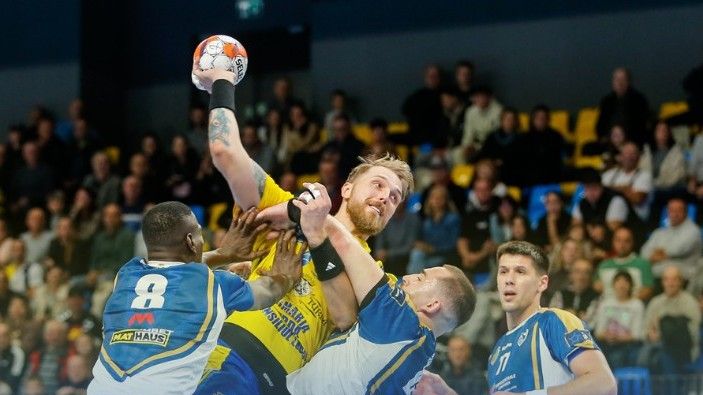 Frenzie totală în Liga Zimbrilor după victoria Potaissa Turda! Descoperă clasamentul actualizat! 1 video exclusiv nebunie curata in liga zimbrilor dupa ce potaissa turda a castigat astazi cum arata clasamentul 68fe5f0adc863