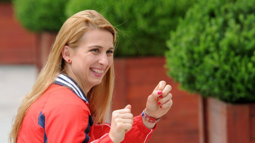 Poveste fascinantă despre Alina Dumitru: A înfruntat cu succes patru luptători din echipa olimpică! 1 video exclusiv poveste incredibila cu alina dumitru a dovedit patru luptatori de la lotul olimpic 68e3ef969b123