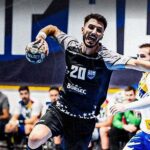 Un nou thriller în Liga Zimbrilor: liderul, surprins pe terenul CSM București în prima sa cădere a sezonului! 2 video exclusiv thriller cu liderul din liga zimbrilor care s a impiedicat in premiera in acest sezon pe terenul lui csm bucuresti 68e4d0780be06