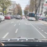Felicia Ovanesian atrage atenția asupra bandelor „suprapuse” de pe Tomis, iar IPJ răspunde: „Nu s-au înregistrat accidente cu victime” 3 video felicia ovanesian arata cu degetul spre benzile suprapuse de pe tomis ipj reactioneaza nu au fost accidente cu victime 6901d88a2b995