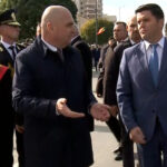 Ilie Bolojan, contestat și etichetat drept „trădător” în cadrul festivităților de Ziua Armatei. Cum a răspuns premierul? 3 video ilie bolojan a fost huiduit si numit tradator in timpul evenimentelor de ziua armatei reactia premierului 68fcd6e71077c