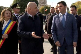 video ilie bolojan a fost huiduit si numit tradator in timpul evenimentelor de ziua armatei reactia premierului 68fcd6e71077c