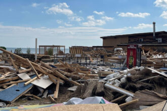 video imagini ca dupa ciclon pe litoral operatorii de plaje au demolat constructiile dupa ce contractele de inchiriere au expirat 68ee7cf039663