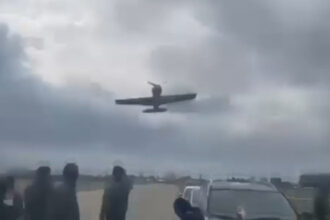 video imaginile unei tragedii evitate la limita un avion a aterizat de urgenta pe iarba la baza aeriana aurel vlaicu boboc in buzau 68f5eea2150eb