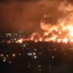 Flăcări de amploare la un depozit esențial de petrol din Crimeea, în urma unui atac cu drone din partea Ucrainei: „Cinci rezervoare au fost afectate” 3 video incendiu de proportii la un depozit petrolier cheie din crimeea dupa un atac ucrainean cu drone au fost lovite cinci rezervoare 68ed0f7033240