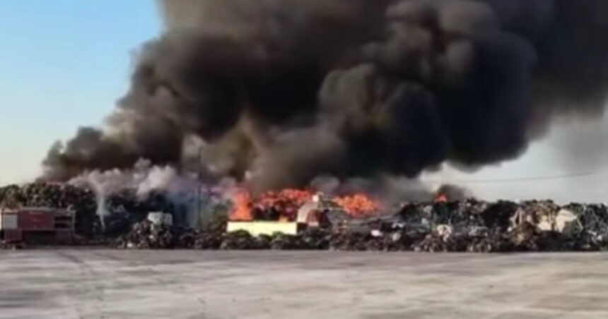 Incendiul din Prahova continuă să devoreze: flăcări imense pe o întindere de peste 3.000 de metri pătrați 1 video incendiul din judetul prahova departe de a fi stins flacarile se manifesta pe o suprafata de peste 3 000 de metri patrati 68fb42816ed2c