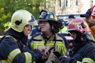 video inregistrare socanta la cateva minute dupa explozia din rahova ce ii spune angajatul distrigaz unuia dintre pompieri 68f339dfc48b6