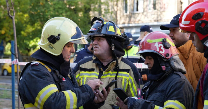 Captură tulburătoare la scurt timp după explozia din Rahova: Dialogul surprinzător dintre un angajat Distrigaz și un pompier 1 video inregistrare socanta la cateva minute dupa explozia din rahova ce ii spune angajatul distrigaz unuia dintre pompieri 68f339dfc48b6