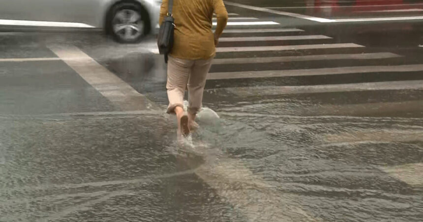 Urgență în Constanța, Călărași și Ialomița: autoritățile pregătesc saci cu nisip pentru a face față codului roșu de inundații! 1 video masuri de urgenta in constanta calarasi si ialomita autoritatile au montat saci cu nisip inaintea codului rosu de inundatii 68e4b613df1a7