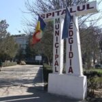 Atac surprinzător: Trei femei agresive se năpustesc asupra unui medic la spitalul din Medgidia 3 video medic agresat de trei femei la spitalul din medgidia 68ea07fb23e35