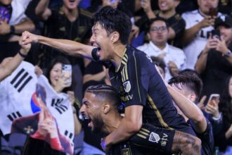 video messi detronat de sonaldo fostul coleg al lui dragusin a primit premiul cel mare in mls 68ffc21e9abbd