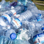 Microplasticele pătrund în creier: cercetările dezvăluie că acumulăm până la 5 grame din aceste particule periculoase pentru sănătate. 2 video microplasticele ajung in creier arata un studiu acumulam pana la 5 grame din particulele care provoaca boli grave 68f3120050d0a