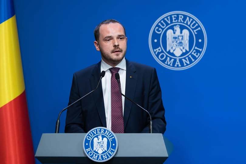 Ministrul Sănătății, declarații despre Spitalul privat Armonia: Directorul DSP, Cristina Schipor, a fost îndepărtat din funcție! Autoritățile au fost alertate către DNA și Parchetul General. 1 video ministrul sanatatii despre spitalul privat armonia directorul dsp cristina schipor a fost demis au fost sesizate dna si parchetul general 68f8c7d0dd177