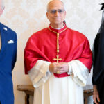 O clipă de neuitat: Regele Charles și Papa Leon s-au unit în rugăciune în Capela Sixtină 2 video moment istoric regele charles si papa leon s au rugat impreuna in capela sixtina 68fa09804ac1f
