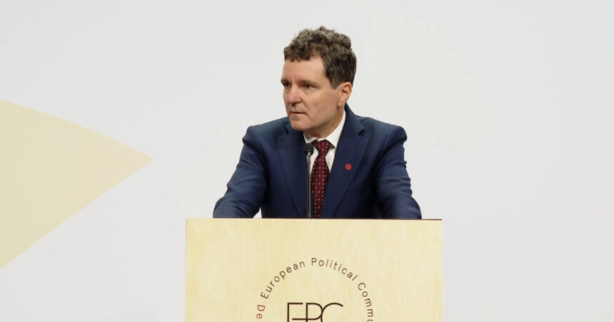 Nicuşor Dan dezvăluie: „Liderii europeni m-au rugat să citesc raportul Parchetului despre anularea alegerilor în timpul zborului” 1 video nicusor dan despre raportul facut de parchet privind anularea alegerilor liderii europeni mi l au cerut sa l citeasca in avion 68de997795eaa
