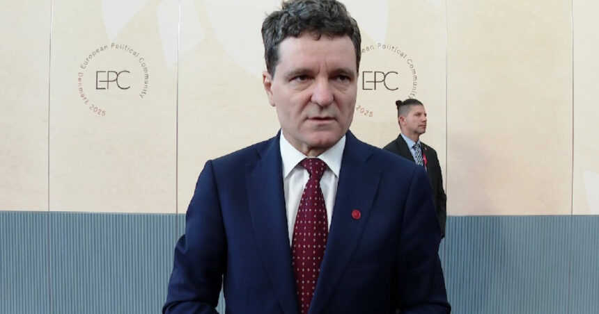 Nicuşor Dan dezvăluie liderilor europeni impactul Rusiei asupra alegerilor: „Voi aborda tentativele grupării Potra de a crea instabilitate” 1 video nicusor dan explica liderilor ue cum a influentat rusia alegerile o sa vorbesc despre incercarile gruparii potra de destabilizare 68de44f8374de