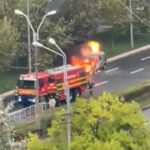 Incendiu pe bulevard: O mașină a fost mistuită de flăcări în inima Bucureștiului, provocând haos în trafic 3 video o masina a fost cuprinsa de flacari pe un bulevard din centrul bucurestiului traficul in zona ingreunat 68e372a56b37e