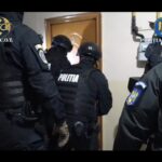 Ofițerii Antimafia din Constanța au contribuit la descoperirea unei adevărate industrii de falsificare a documentelor oficiale! Află mai multe! 2 video ofiterii antimafia din constanta au pus umarul la demascarea unei veritabile fabrici de falsificare a documentelor oficiale detalii 68ea84290da28