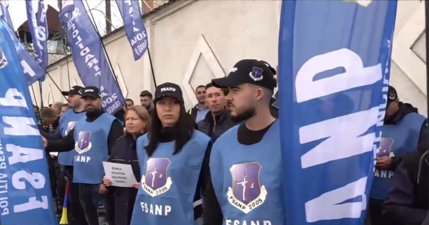 Peste 200 de agenți de poliție se mobilizează la Craiova împotriva închiderii Centrului de Detenție pentru minori și tineri 1 video peste 200 de politisti protesteaza la craiova fata de inchiderea penitenciarului de minori si tineri 68e774ff7a373