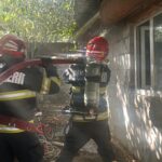 Pompierii din Tulcea, în stare de alertă! O casă din municipiu este cuprinsă de flăcări! 3 video pompierii din tulcea in alerta arde o locuinta din municipiu 68dd15a8d95de
