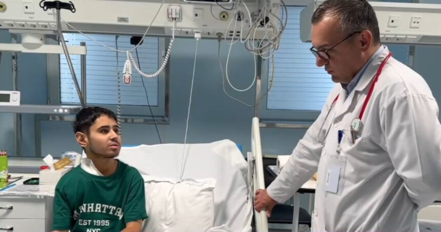 Destinul tragic al unui orfan lăsat în maternitate, salvat de un adolescent de 15 ani, care și-a pierdut viața într-un accident cu trotinetă. 1 video povestea orfanului abandonat in maternitate a carui viata a fost salvata de un baiat de 15 ani mort dupa ce a cazut de pe trotineta 68e5fcc05b285
