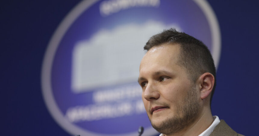 Prefectul Capitalei dezvăluie: Intervenția Distrigaz dinaintea exploziei din Rahova ridică semne de întrebare. Este nevoie de o revizuire a legislației! 1 video prefectul capitalei despre interventia distrigaz inainte de explozia din rahova e o problema probabil ar trebui schimbata legislatia 68f9e2e444ebd
